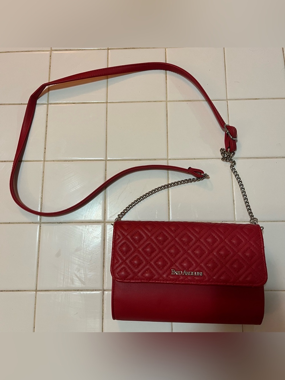 ❤️👛 Enzo Angiolini Red Quilted Crossbody Wallet 👛❤️